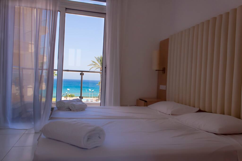 Bedroom with sea view
