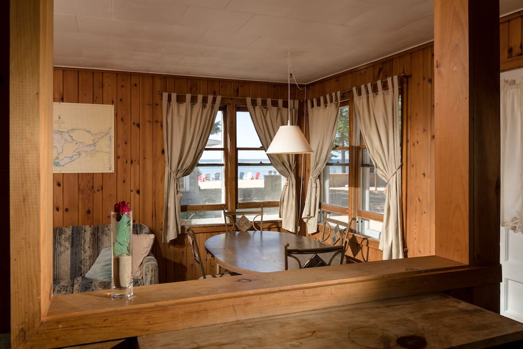View out the dining room to the lake(south)