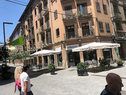 Centro Vic pedestrian. Optional parking €10 per day
