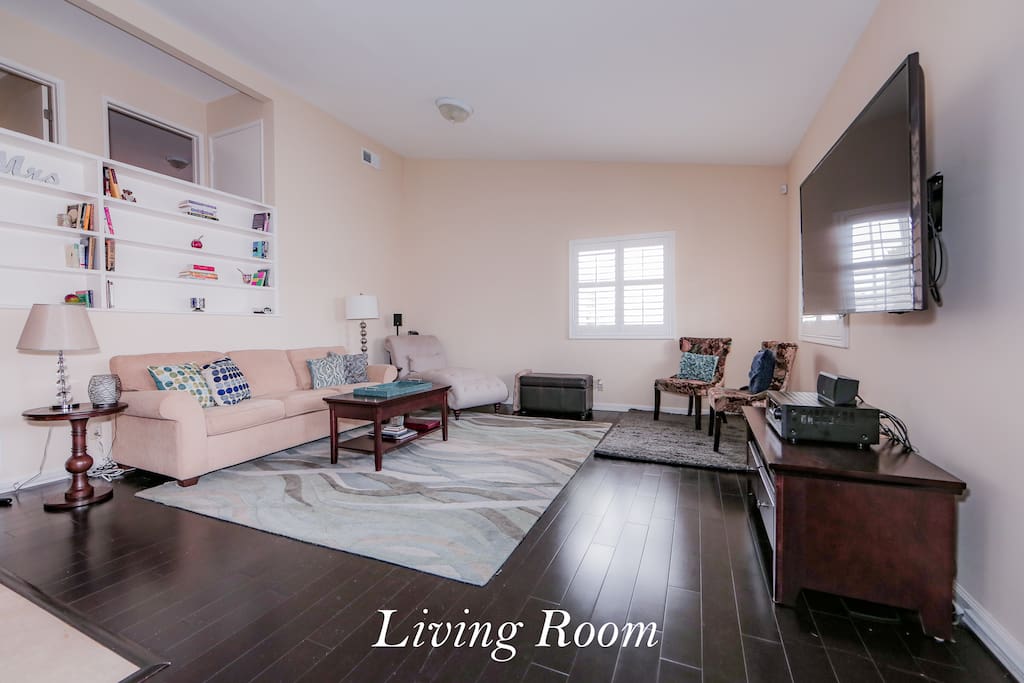 Comfy getaway in a quiet hidden-gem neighborhood in Los Angeles.