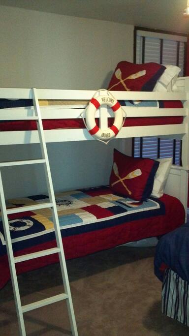 Bunkbeds in 2nd bedroom