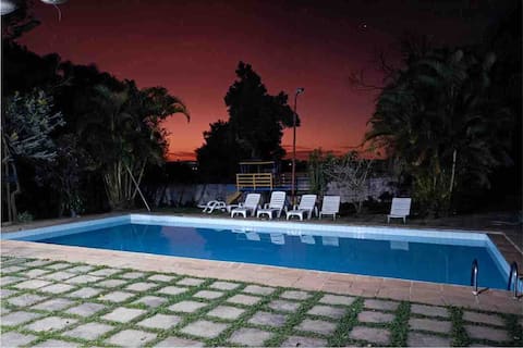 Cozy House with Swimming Pool, Sky TV and 340Mbps Wi-Fi