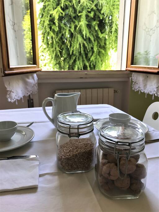 E, se la stagione lo consente, potreste trovare anche i frutti dell'orto e del giardino