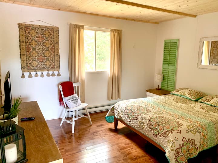 Glavna spavaća soba u prizemlju.