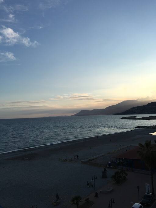 Terrazzo - Tramonto invernale su Mentone e Monaco