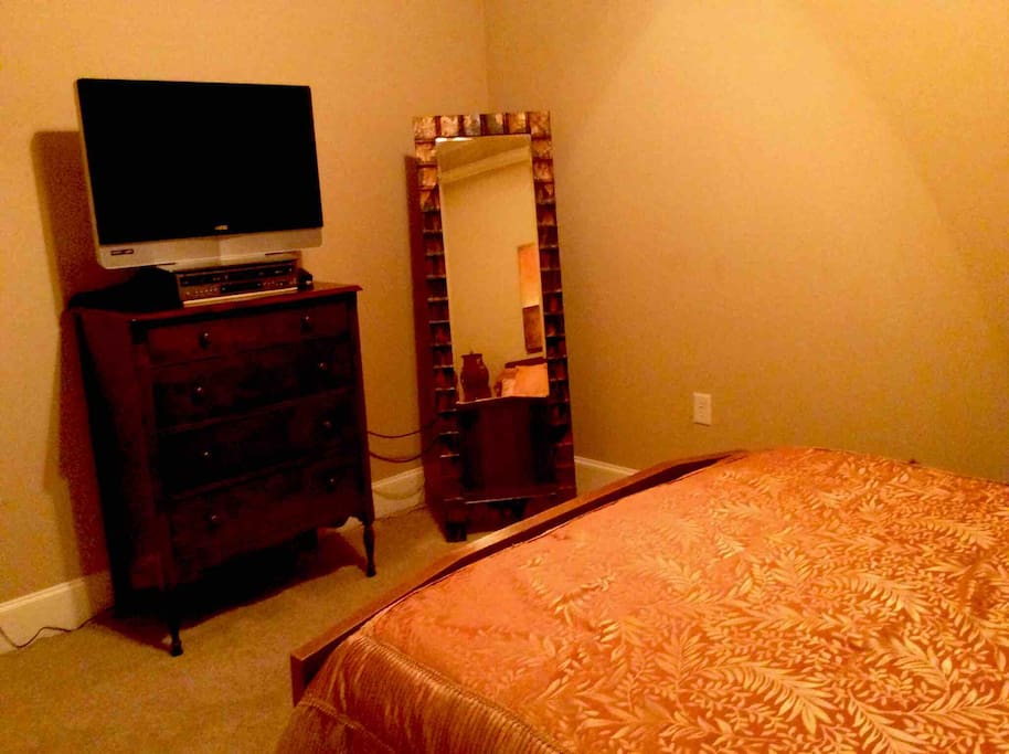 This room comes with a nice big flat screen TV ,2 large dressers a full sized mirror, closet and small cooler for drinks.
