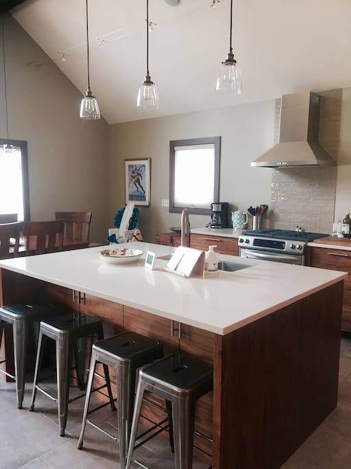 Modern and spacious kitchen/dining/entertaining space