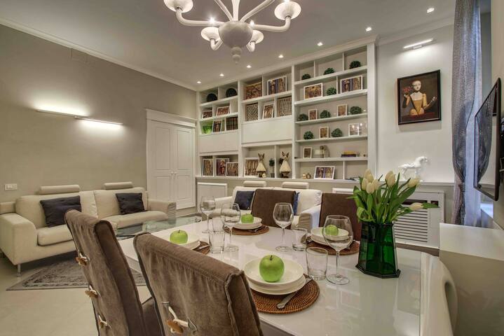 Luxury New Apartment Duomo View 4 sleeps Ac Wifi gallery image 2