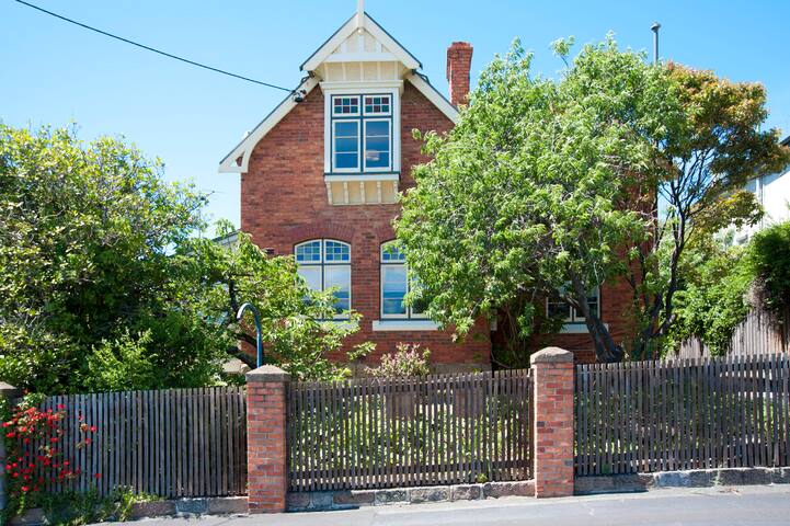 Lowena accommodation gallery image 3