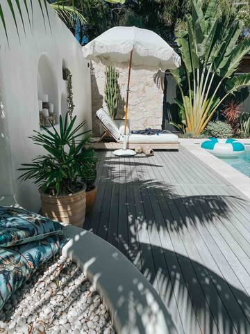 Rosewood Beach House *NEW POOL* gallery image 2