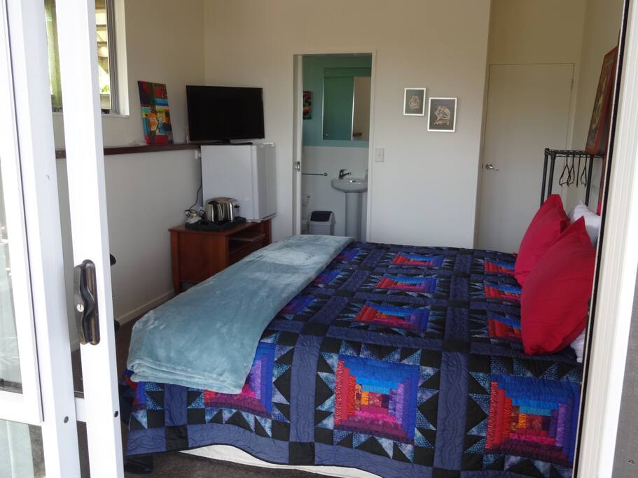 Private access ground floor room.