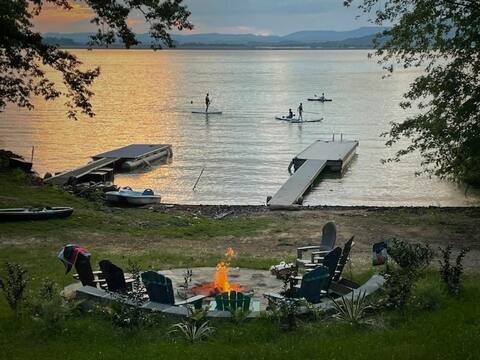 4 BR 3 BA Cabin with Private Dock on Main Channel of Cherokee Lake