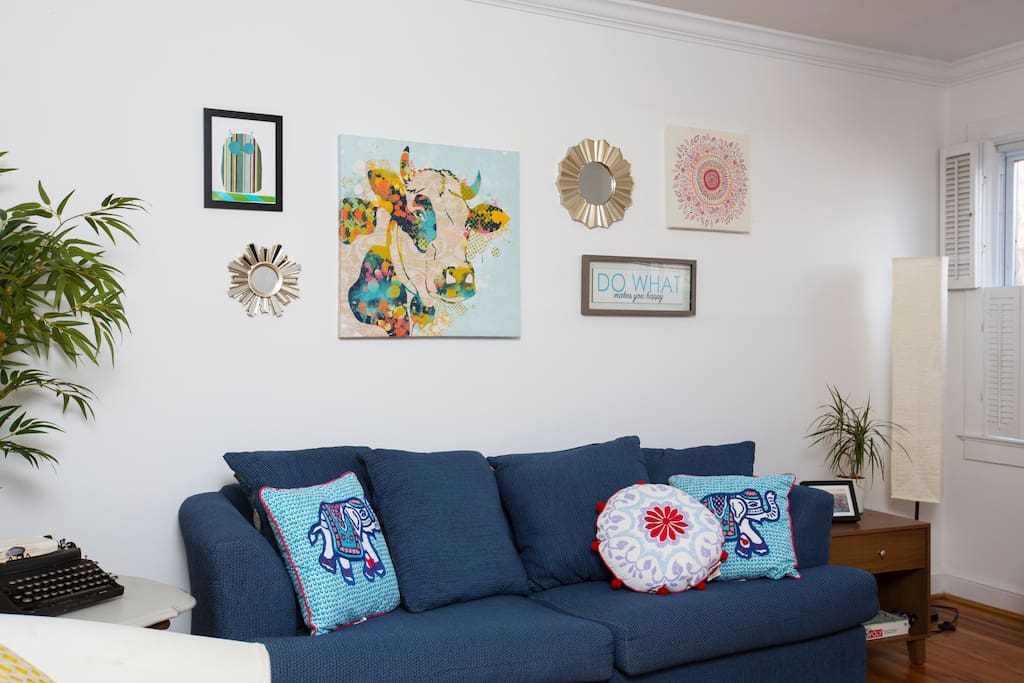 Sofa has pull out queen size bed