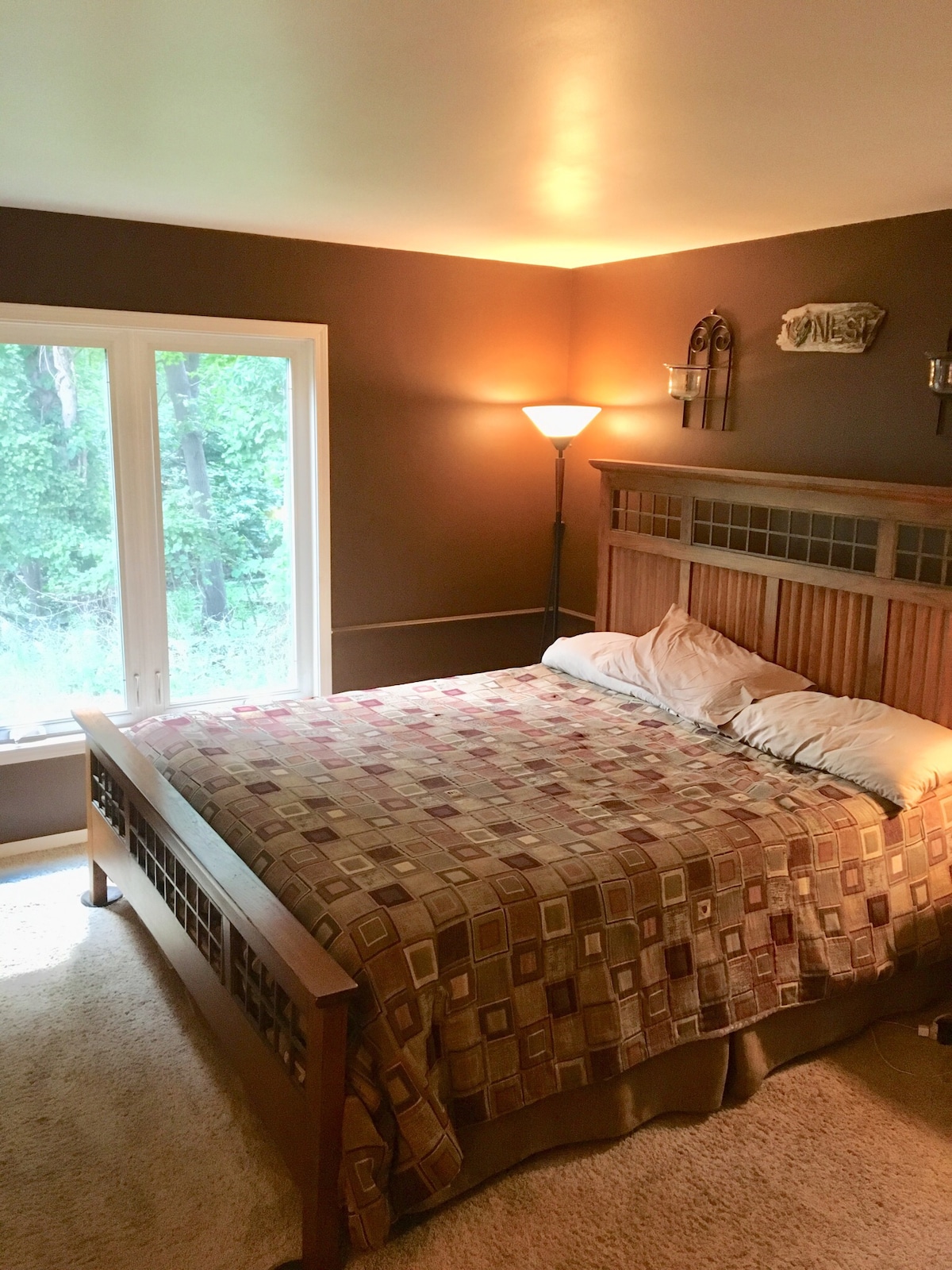 Hoofdslaapkamer met California King Bed 