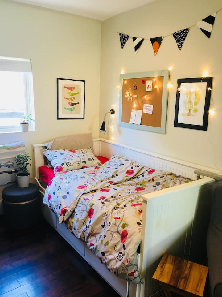 Bedroom 2 (upstairs)