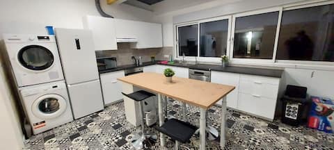 HOUSE WITH GARDEN, LARGE KITCHEN, LIVING ROOM, 2 BEDROOMS