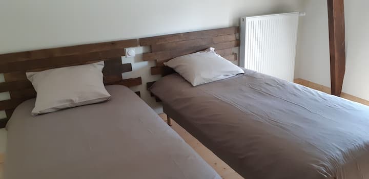 חדר שינה 6 קומה, 2 מיטות 90