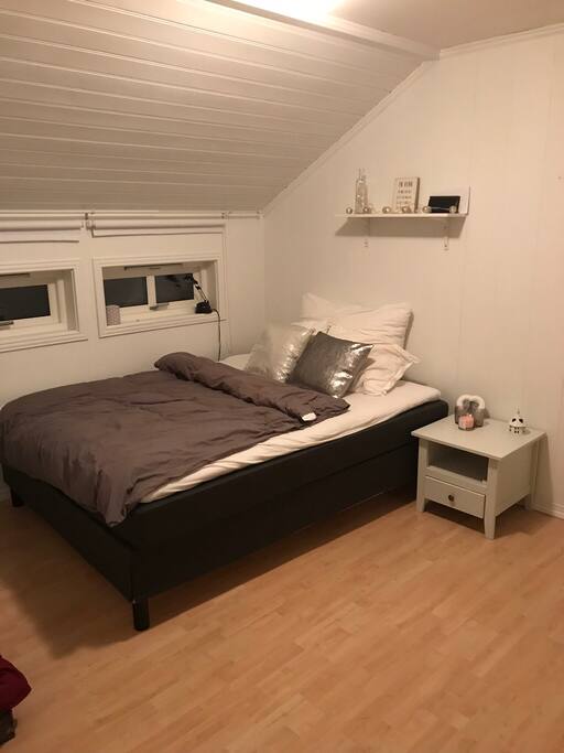 Soverom 1, seng 150cm