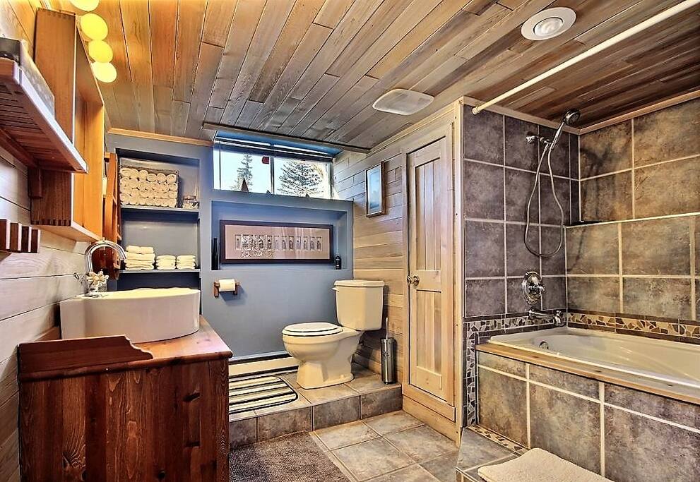 Full bathroom