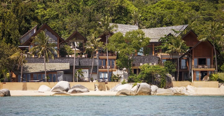 Baan Hinyai | 5BR Beachfront Pool Villa in Lamai