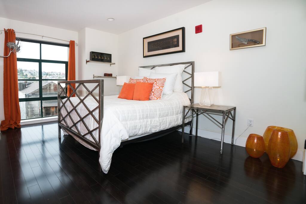 2nd bedroom