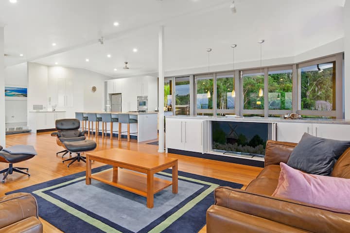 Up & Up Whitsundays - Stunning Hilltop Residence - Cannonvale