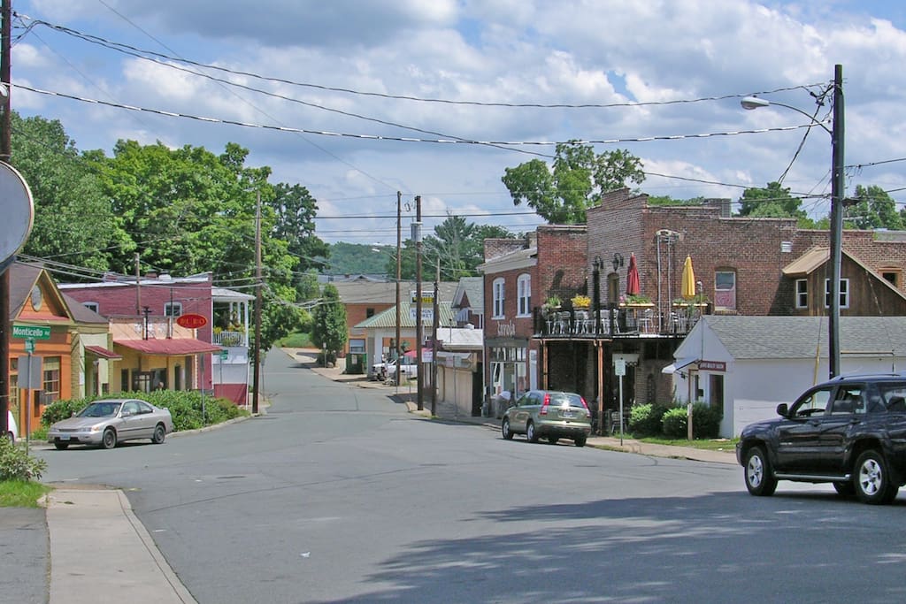 Located just steps away from the heart of Belmont and The Downtown Mall!