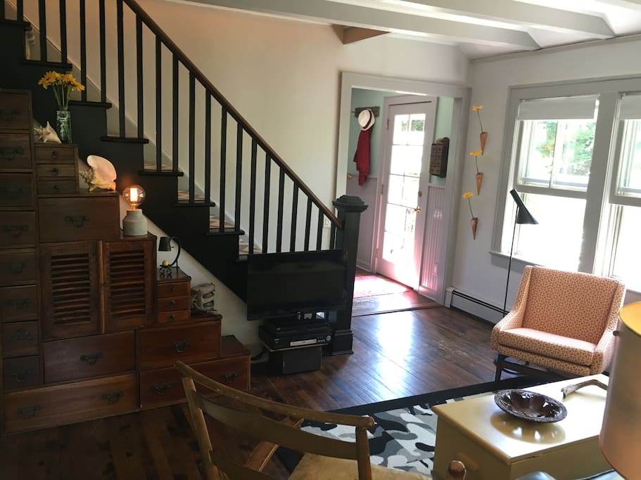 ENTER FROM FRONT DOOR