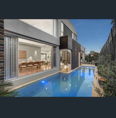 Luxury family oasis gallery image 2