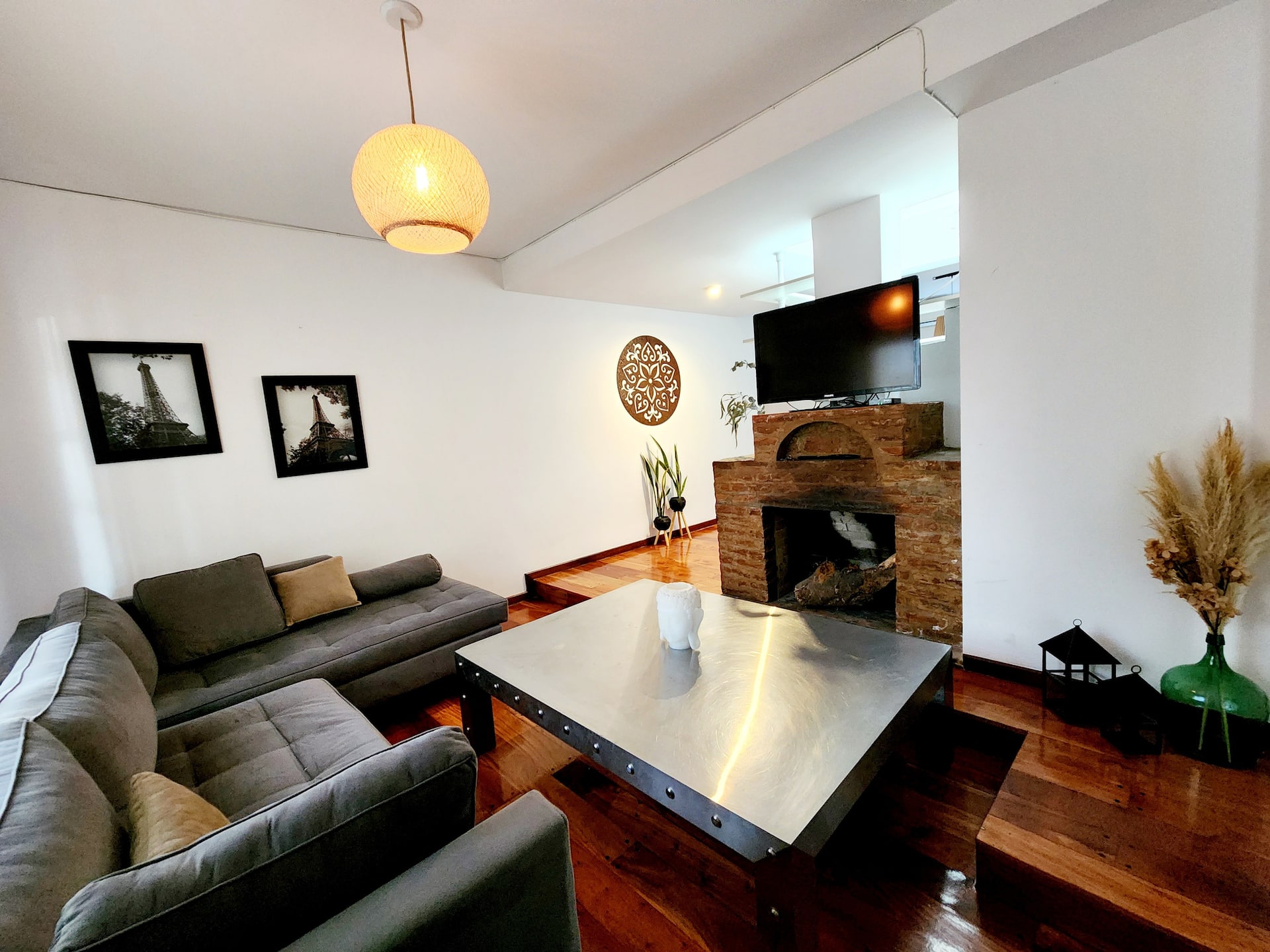 Casa tipo sobrado com 5 dormitórios em Palermo Soho