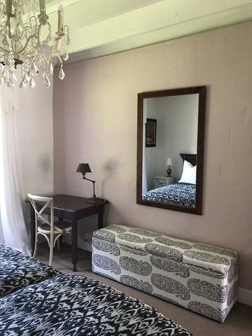 Bridlewood Manor House – The Green Room gallery image 5