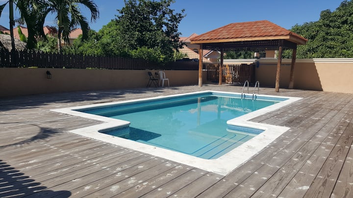 Apt 10, Executive Suites JA - Palms