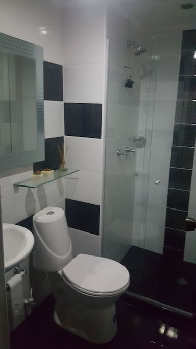 baño muy comodo