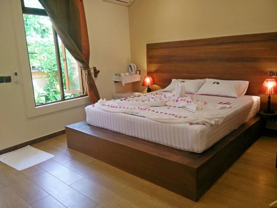 Deluxe King Room