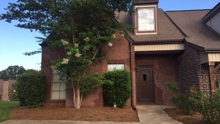 Lovely 3 Bed / 2.5 Bath In Hoover/vestavia Area - Hoover, AL
