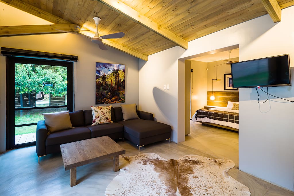 Living room leading to bedroom
