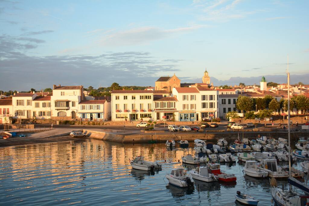 Port Joinville (à 10mn à pieds de la maison)