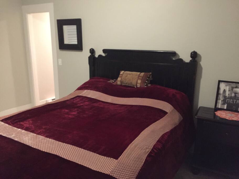 Master Bedroom: Queen bed with large dresser (not shown)