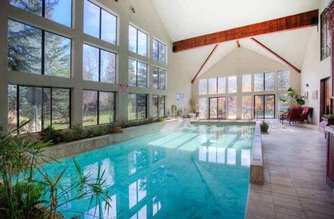 Luxury Lodge Ski and Swim  Midway Utah