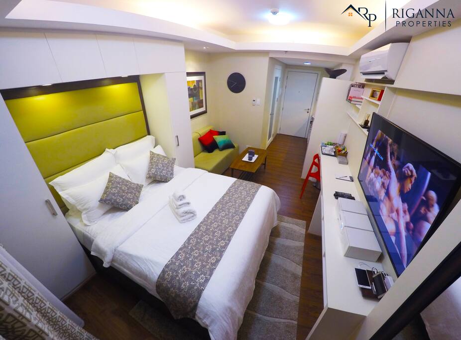 28sqm (300sqf) fully furnished studio unit.