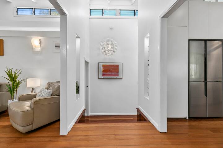 Tranquil & tropical, Sunshine Beach gallery image 4