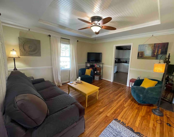 My Happy Place At Lake Summit - June Special! - Saluda, NC