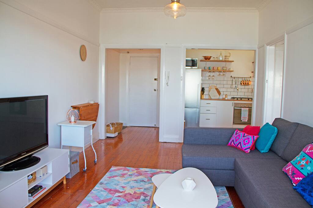 another view of the lounge area!