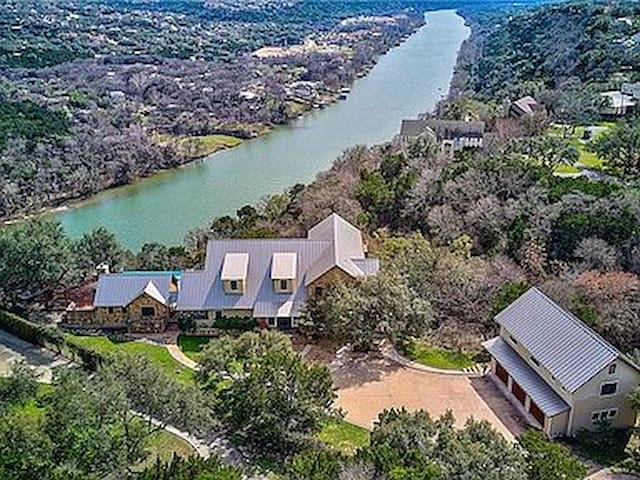 7 Bedroom Luxury Lake Austin Estate gallery image 2