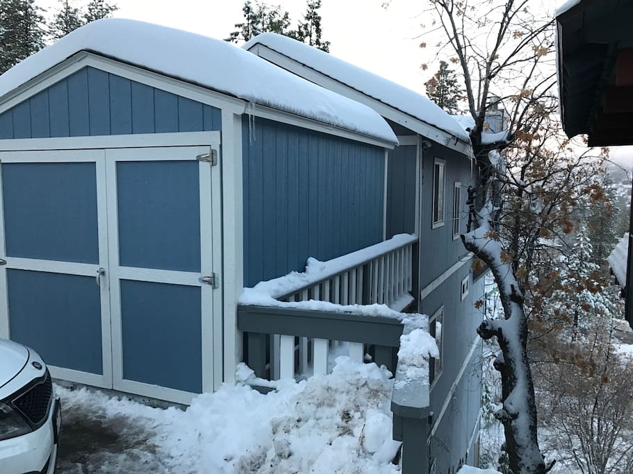 Side house view, remember house is on a hill .
