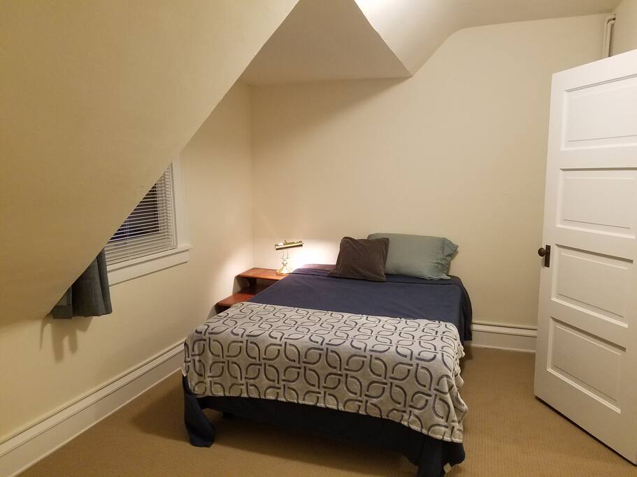 South bedroom (double)