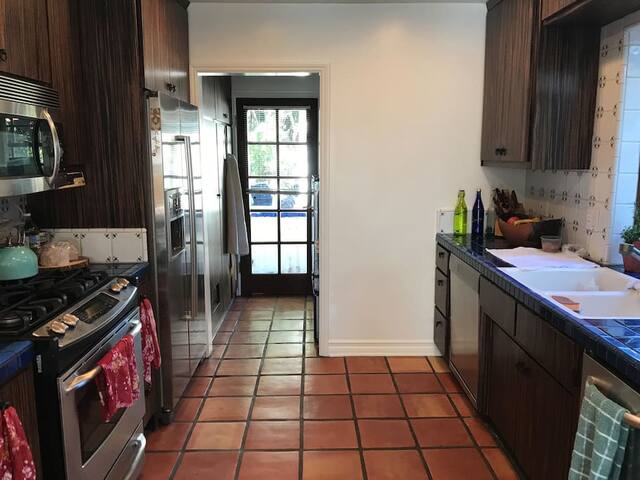 WEST SIDE Mar Vista Spanish Hacienda gallery image 5