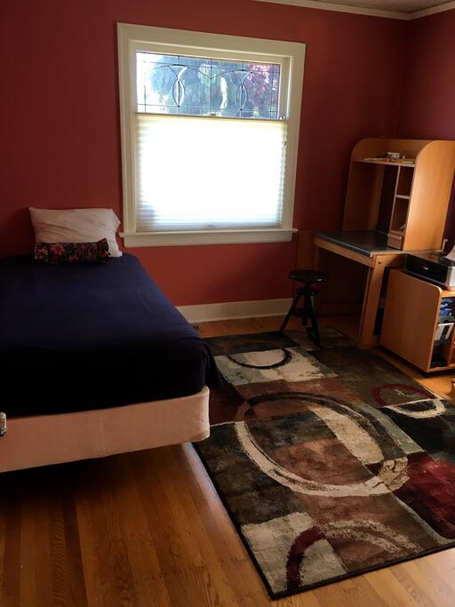2nd Bedroom with Twin Bed