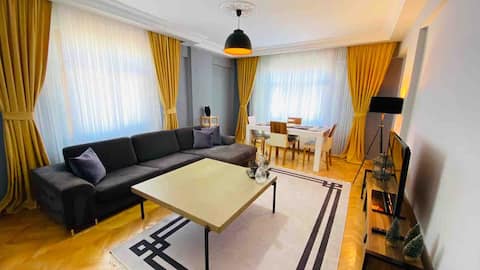 Successful Airbnb property: Central Location, 10-Minute Walk to the Subway in Maltepe