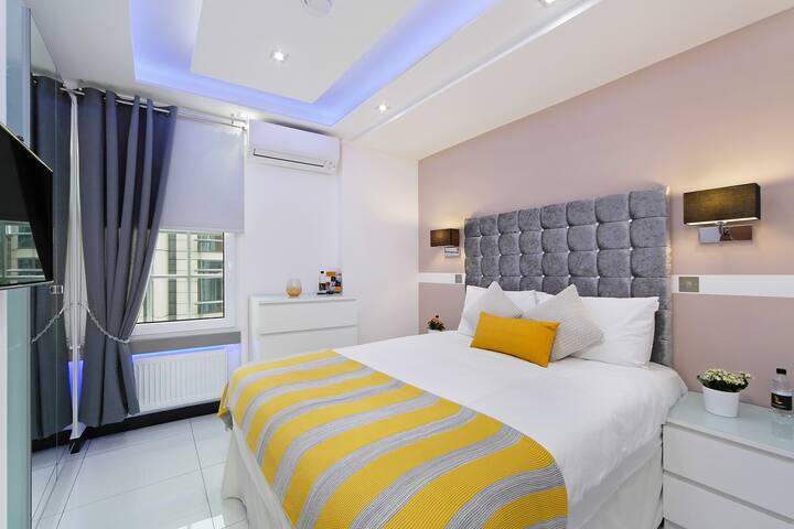 Spacious Four-Bedroom Apartment Near Oxford Street gallery image 3